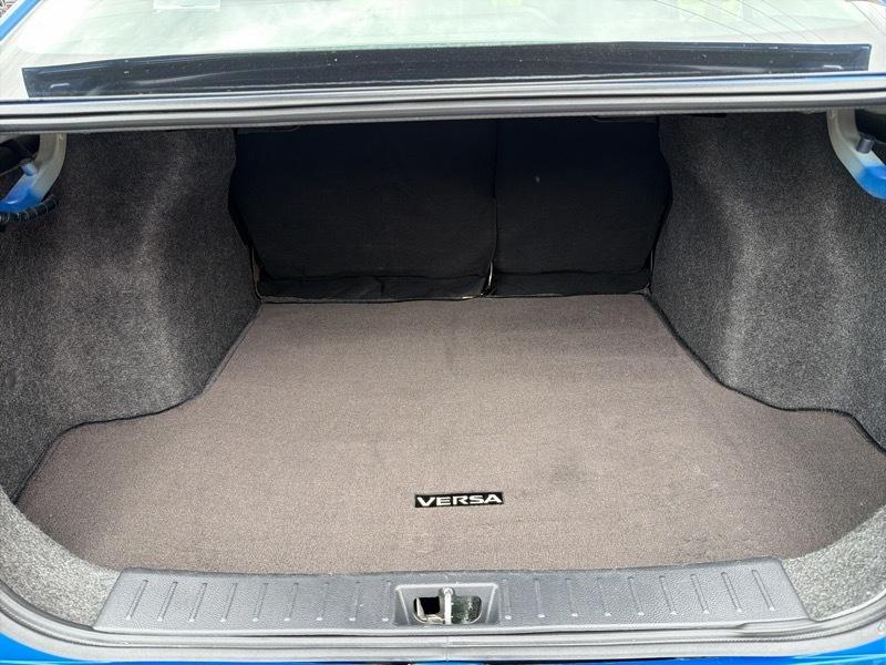 Nissan Versa SV 2021