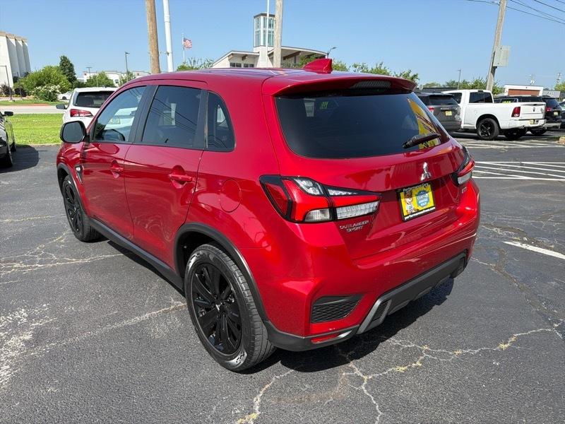 Mitsubishi Outlander Sport 2.0 LE 4WD CVT 2022