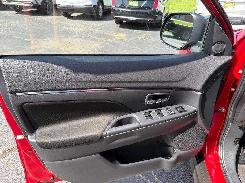Mitsubishi Outlander Sport 2.0 LE 4WD CVT 2022
