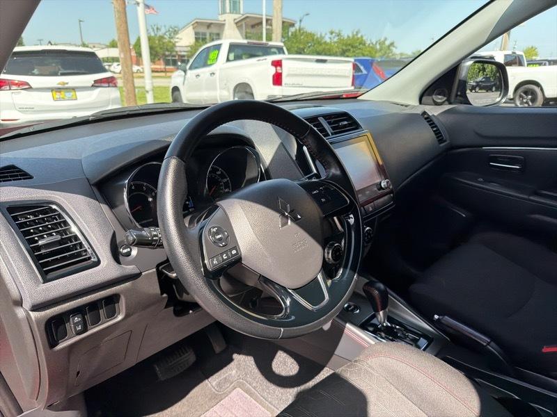 Mitsubishi Outlander Sport 2.0 LE 4WD CVT 2022