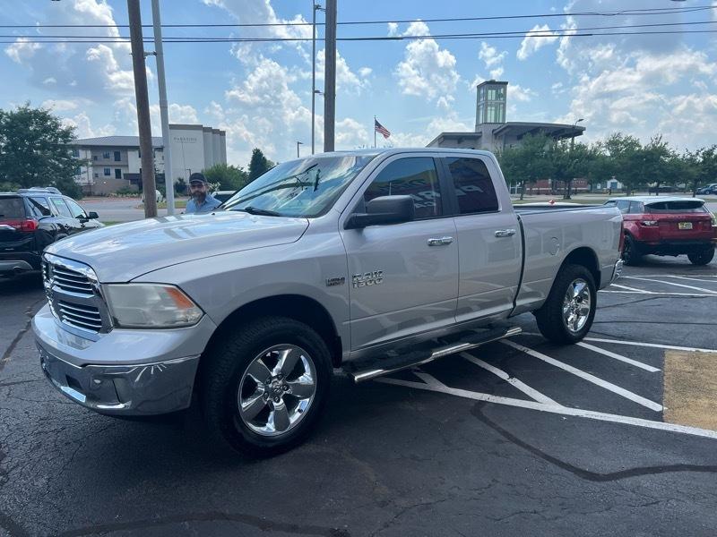 RAM 1500 SLT Quad Cab 4WD 2015