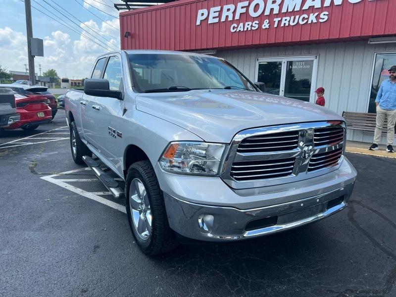 RAM 1500 SLT Quad Cab 4WD 2015