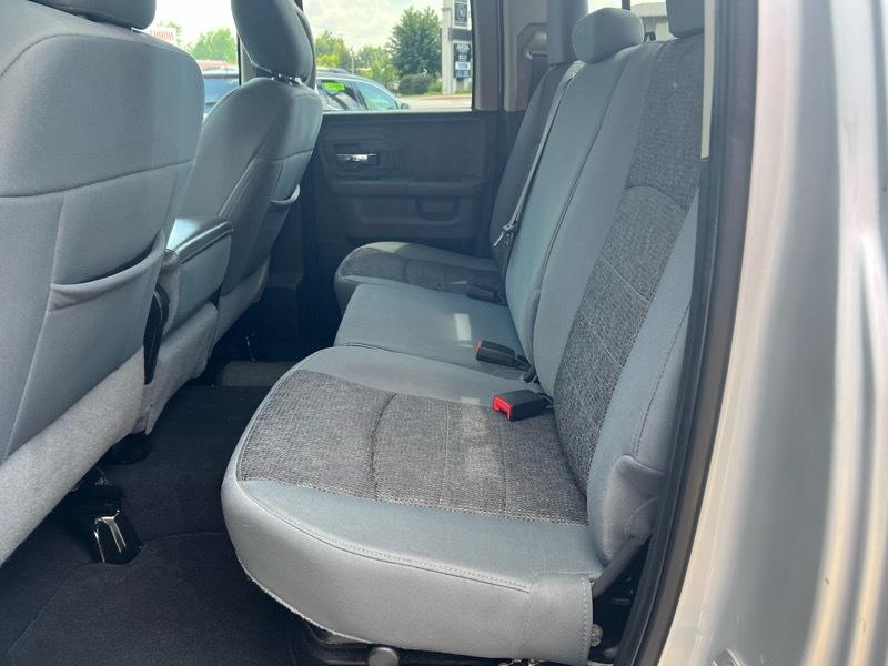 RAM 1500 SLT Quad Cab 4WD 2015