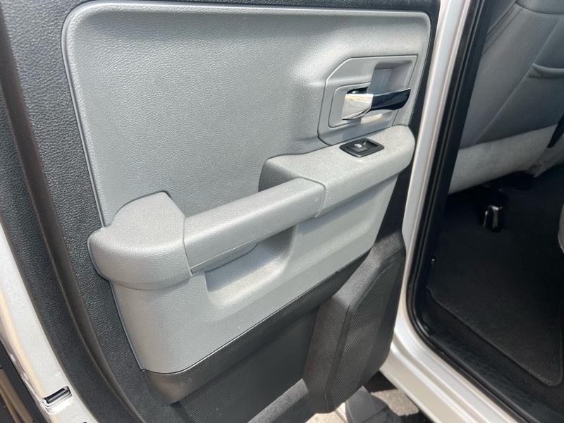 RAM 1500 SLT Quad Cab 4WD 2015