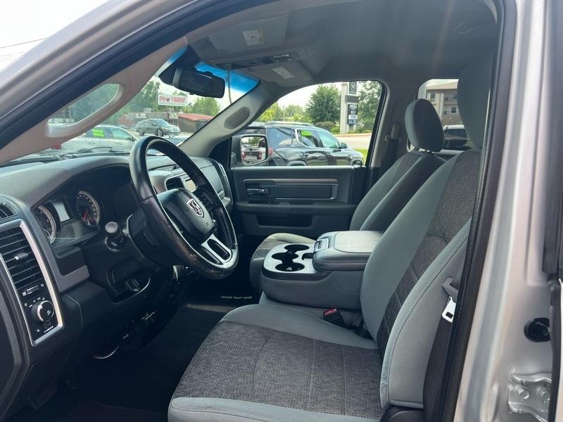 RAM 1500 SLT Quad Cab 4WD 2015