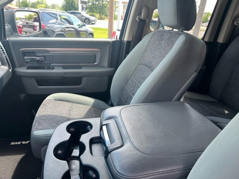RAM 1500 SLT Quad Cab 4WD 2015