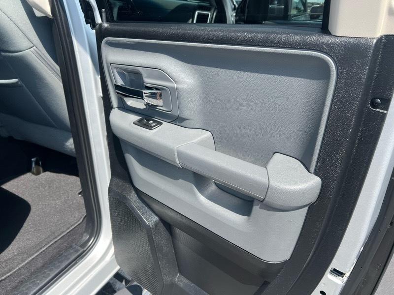 RAM 1500 SLT Quad Cab 4WD 2015