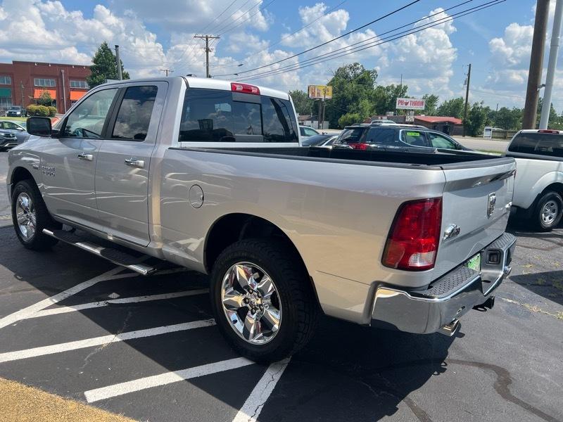 RAM 1500 SLT Quad Cab 4WD 2015