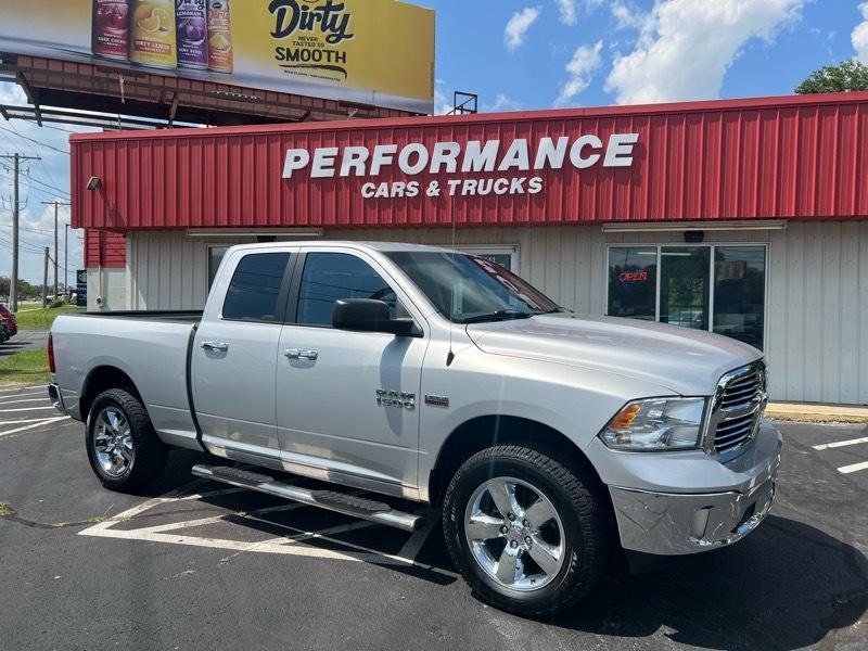 RAM 1500 SLT Quad Cab 4WD 2015