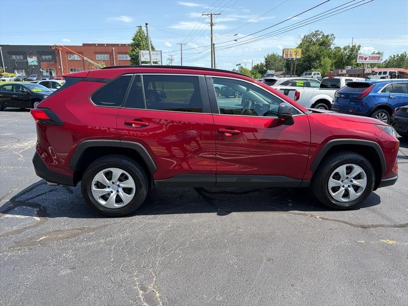 Toyota RAV4 LE 2020