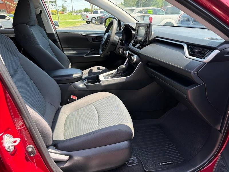Toyota RAV4 LE 2020