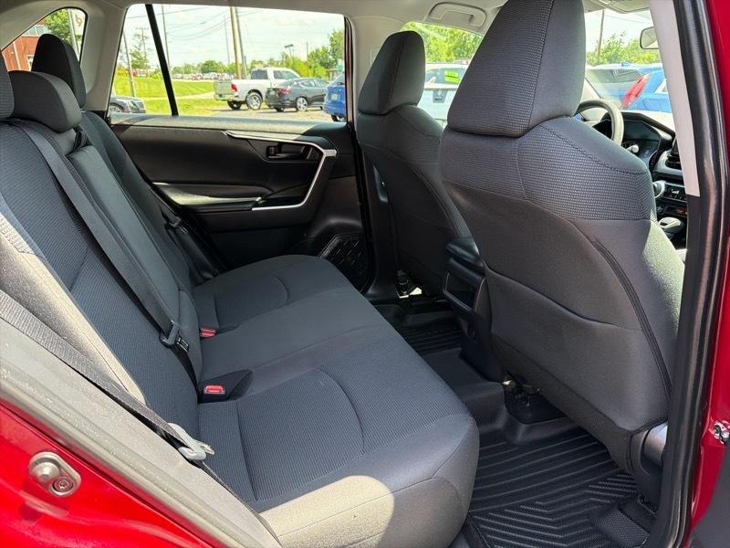 Toyota RAV4 LE 2020