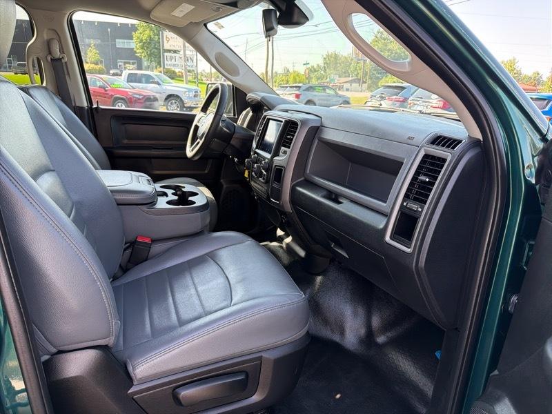 RAM 1500 Classic Tradesman Crew Cab SWB 2WD 2020