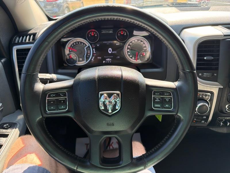 RAM 1500 SLT Quad Cab 4WD 2017