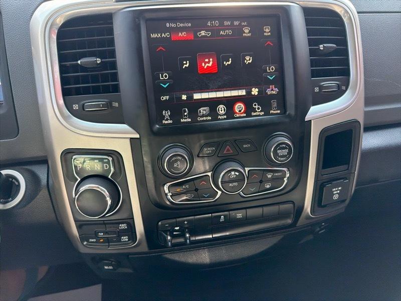 RAM 1500 SLT Quad Cab 4WD 2017