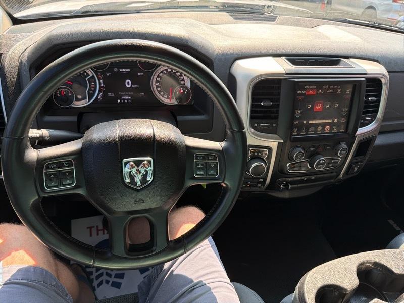 RAM 1500 SLT Quad Cab 4WD 2017