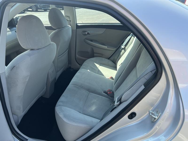 Toyota Corolla LE 2013