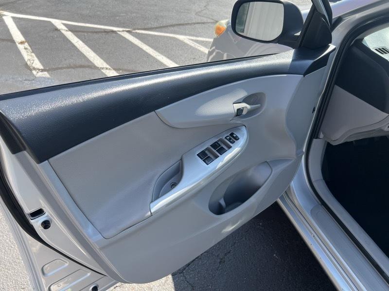 Toyota Corolla LE 2013