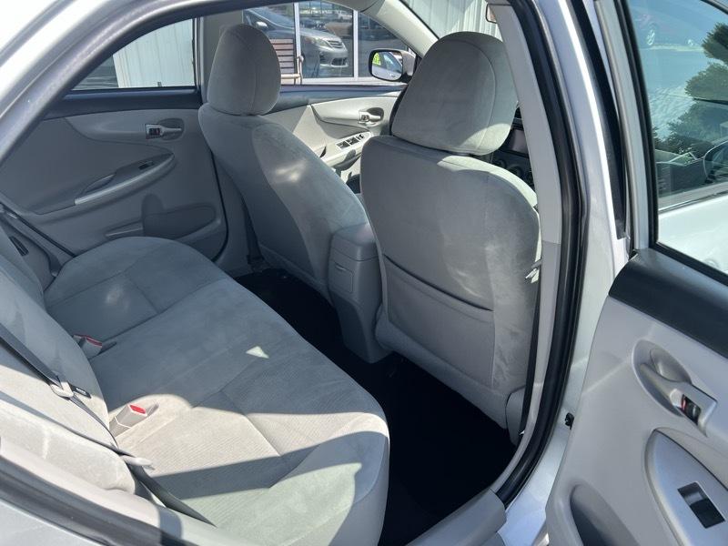 Toyota Corolla LE 2013