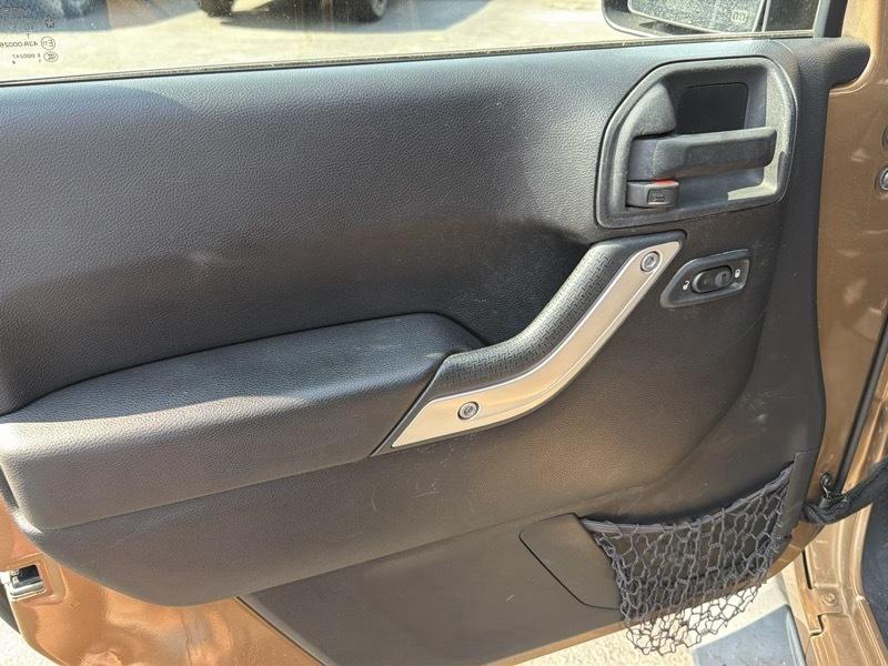 2015 Jeep Wrangler Sahara - Photo 9
