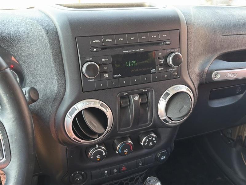 2015 Jeep Wrangler Sahara - Photo 13
