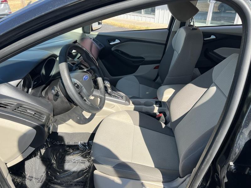 Ford Focus SE Sedan 2014