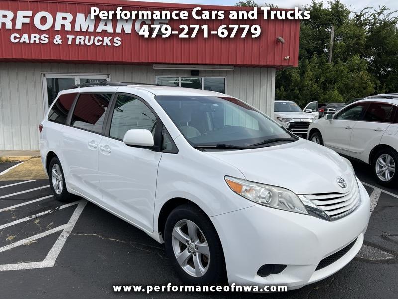 2017 Toyota Sienna LE 8-Passenger