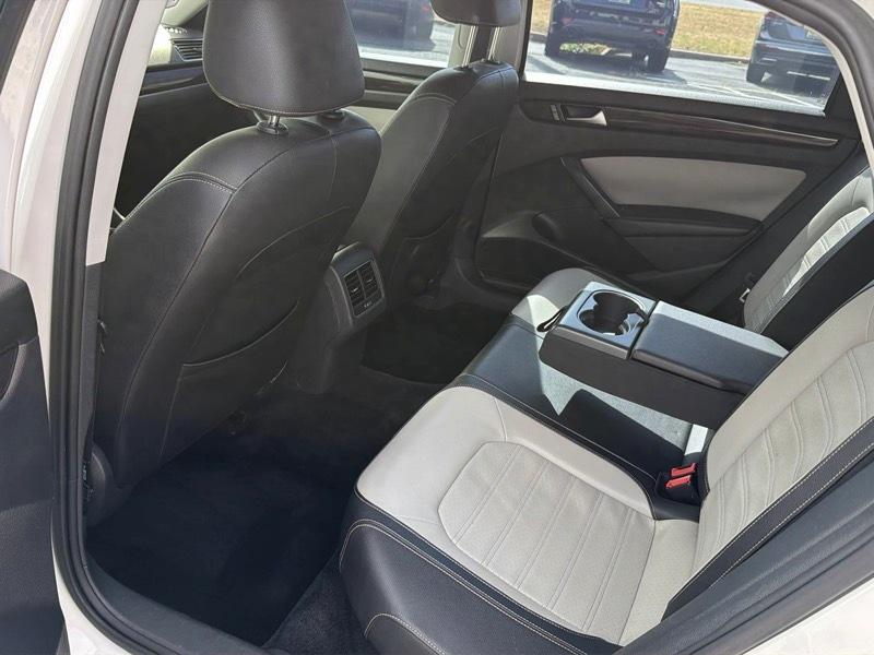Volkswagen Passat SE PZEV 6A 2015