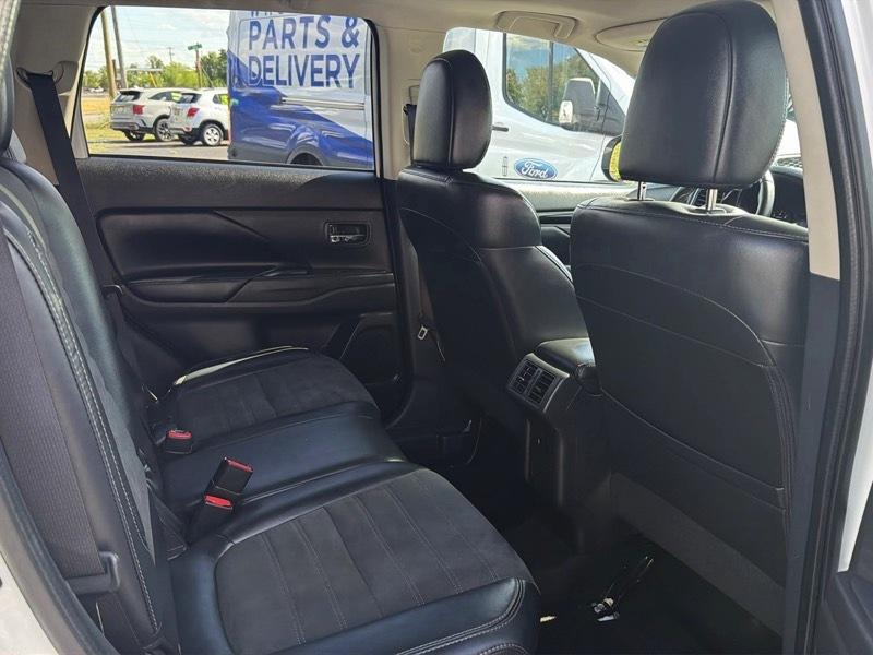 Mitsubishi Outlander SEL AWD 2019