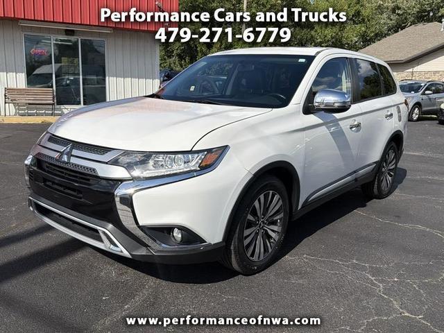 White 2019 Mitsubishi Outlander SUV / Crossover All-Wheel Drive Automatic