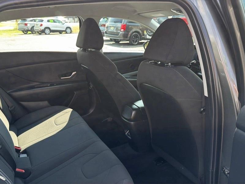 Hyundai Elantra SEL 2024