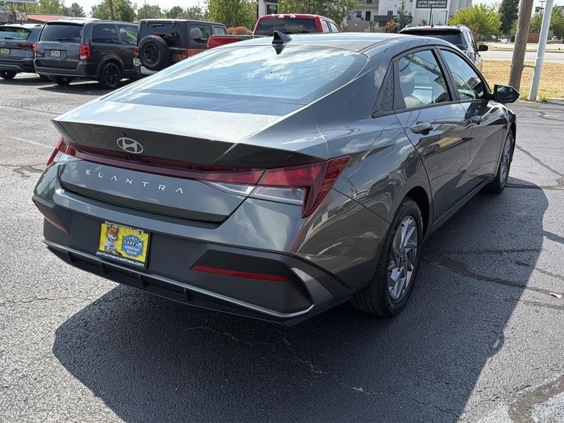Hyundai Elantra SEL 2024