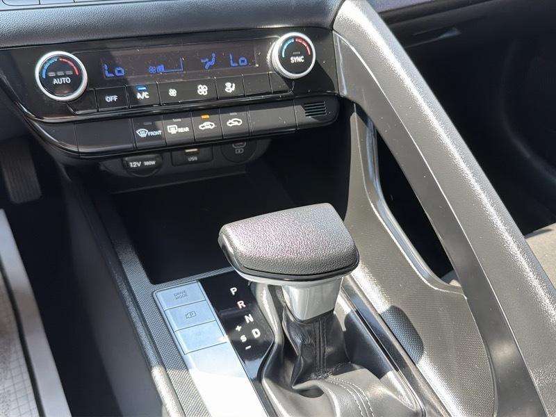 Hyundai Elantra SEL 2024