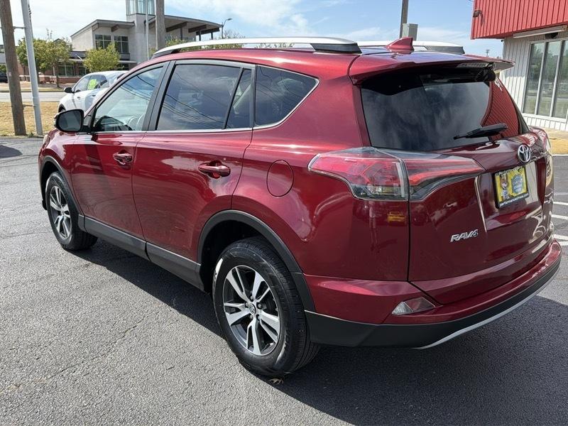 Toyota RAV4 XLE FWD 2018