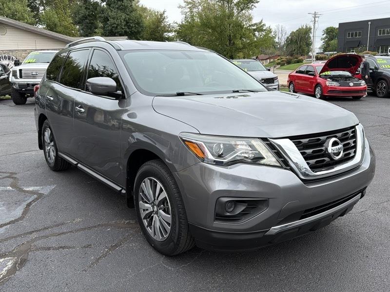 Nissan Pathfinder S 2020