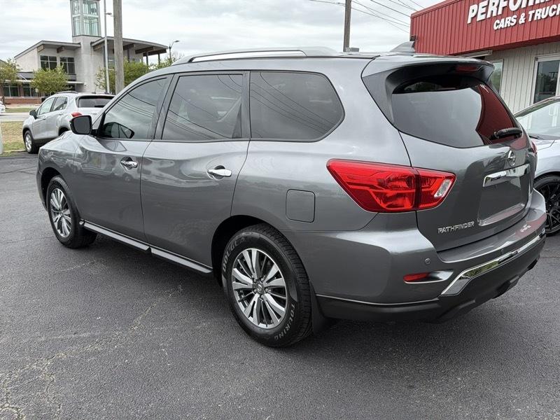 Nissan Pathfinder S 2020