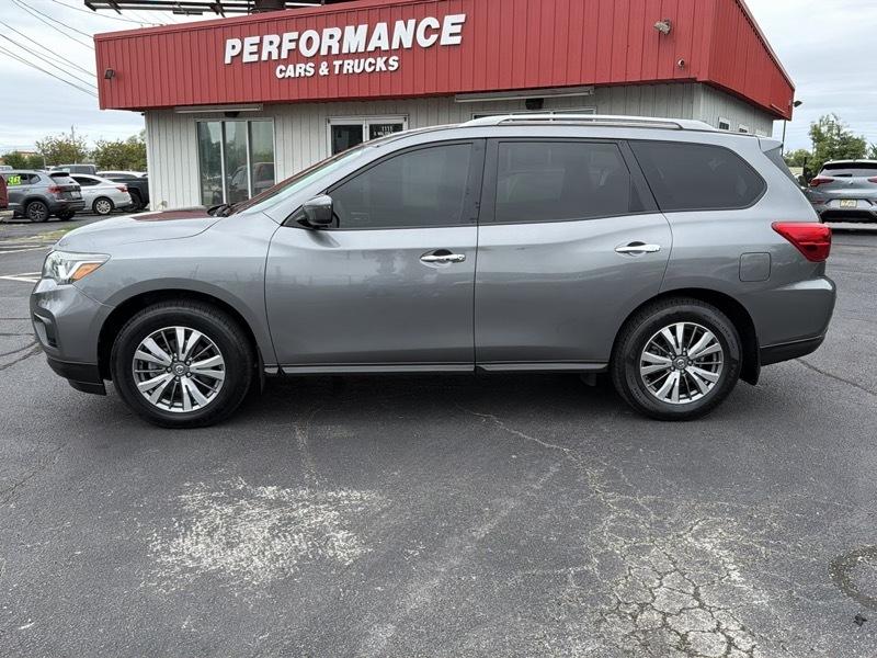 Nissan Pathfinder S 2020