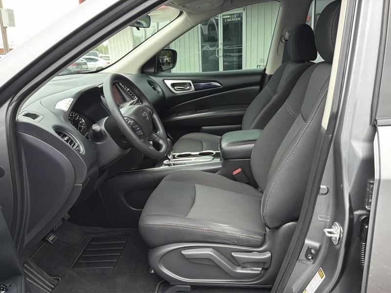Nissan Pathfinder S 2020