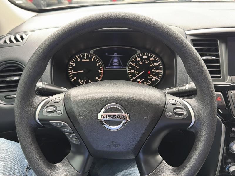 Nissan Pathfinder S 2020
