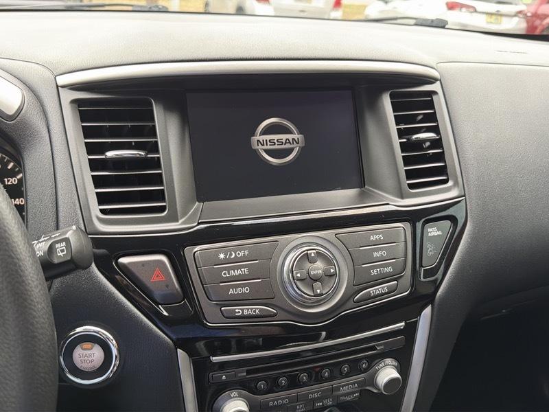 Nissan Pathfinder S 2020