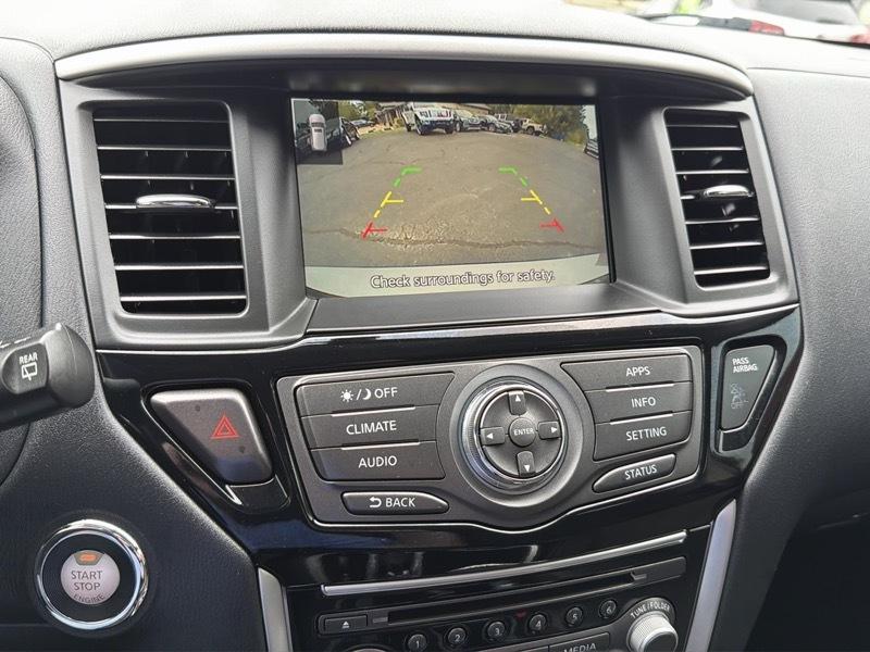 Nissan Pathfinder S 2020