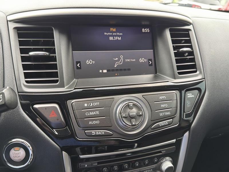 Nissan Pathfinder S 2020