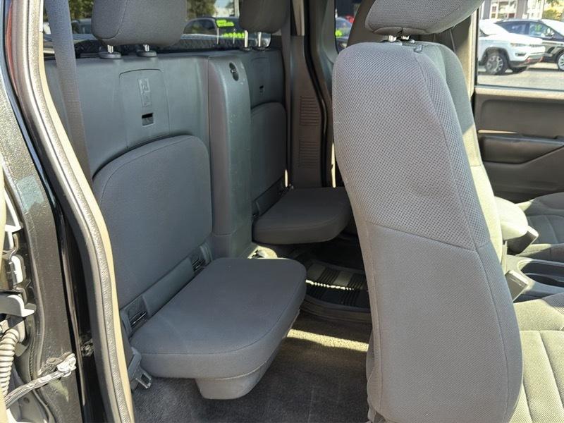 Nissan Frontier S King Cab I4 5AT 2WD 2016