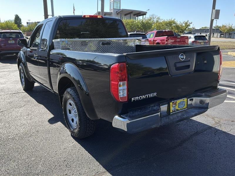 Nissan Frontier S King Cab I4 5AT 2WD 2016