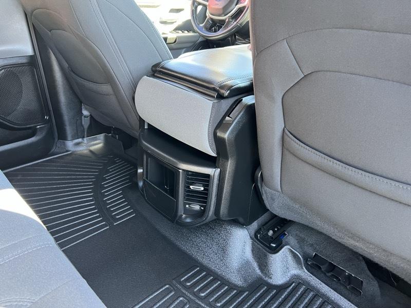 RAM 1500 Big Horn Crew Cab SWB 4WD 2020
