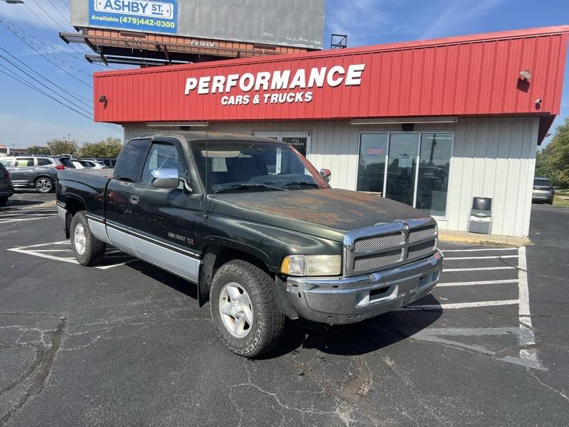 Dodge Ram 1500 ST Club Cab 6.5-ft. Bed 2WD 1997