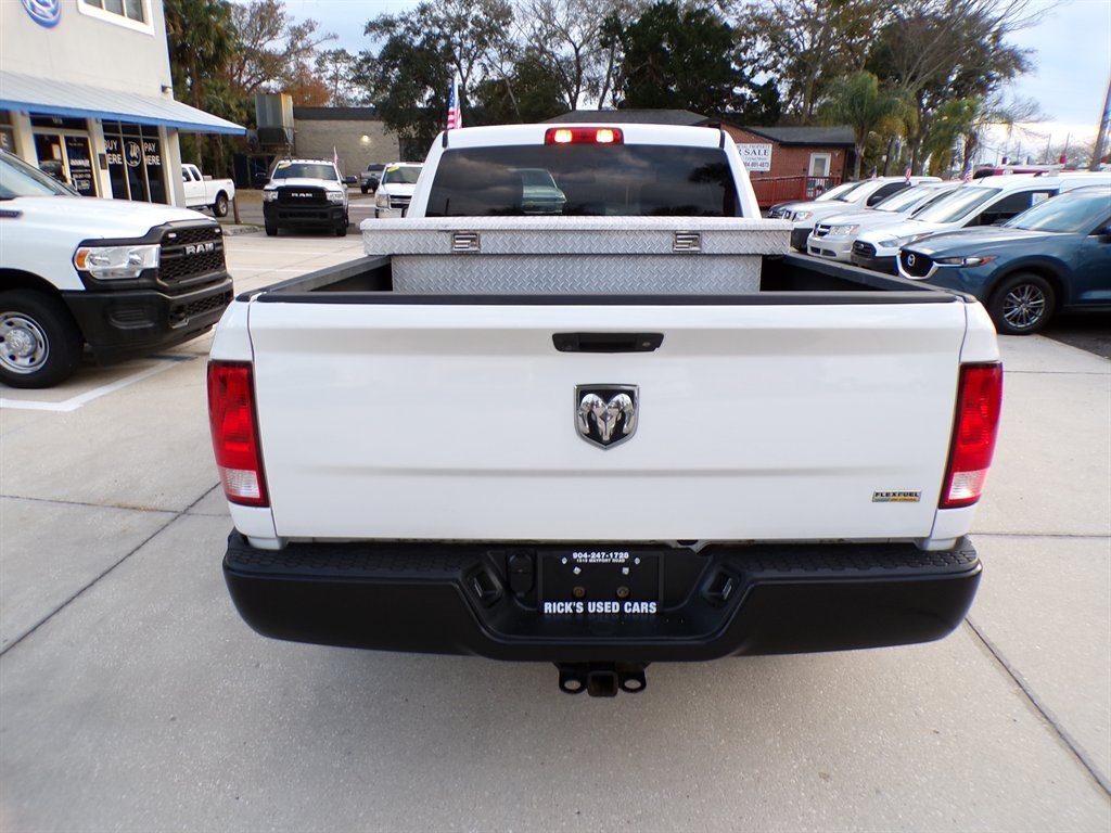 RAM 1500 Tradesman 4x2 Quad Cab 6'4" Box 2018