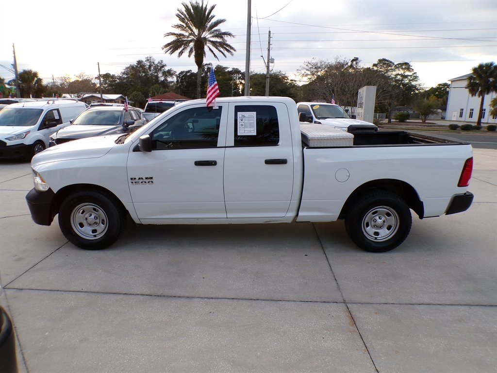 RAM 1500 Tradesman 4x2 Quad Cab 6'4" Box 2018