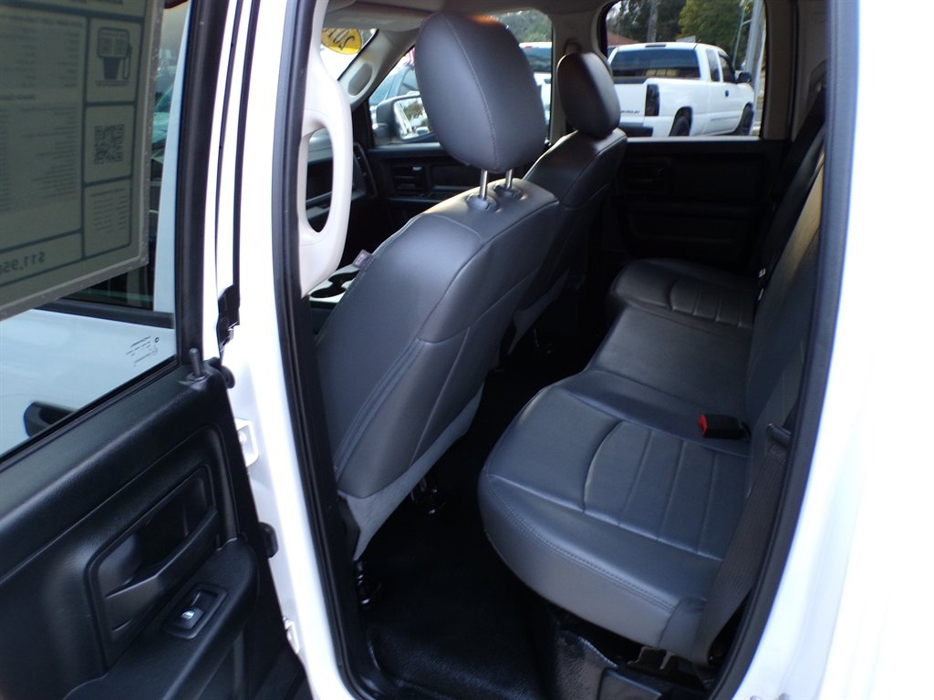 RAM 1500 Tradesman 4x2 Quad Cab 6'4" Box 2018