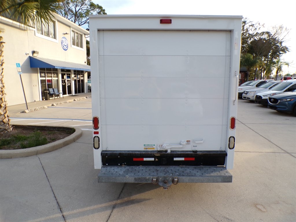 GMC Savana Cutaway 139" WB 9E9 SRW 2008